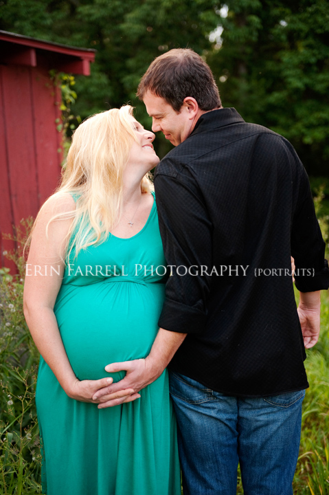 delaware maternity photographer horse barn